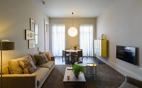Flh Esqvta Luxury Housing
